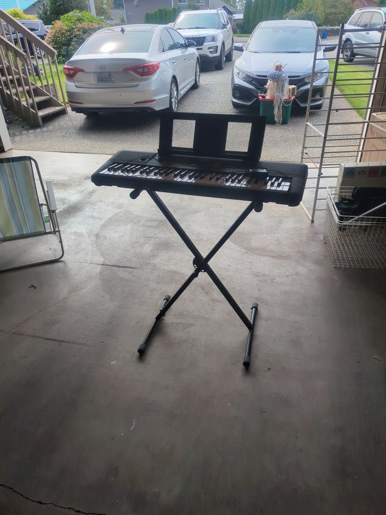 Yamaha PSR-E253 Keyboard