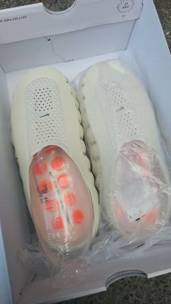 Nike mind slides