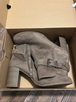 Merona tan suede ankle boots, size 6 1/2