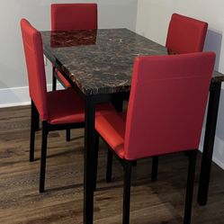 Dining Room Table W 4 Chairs 