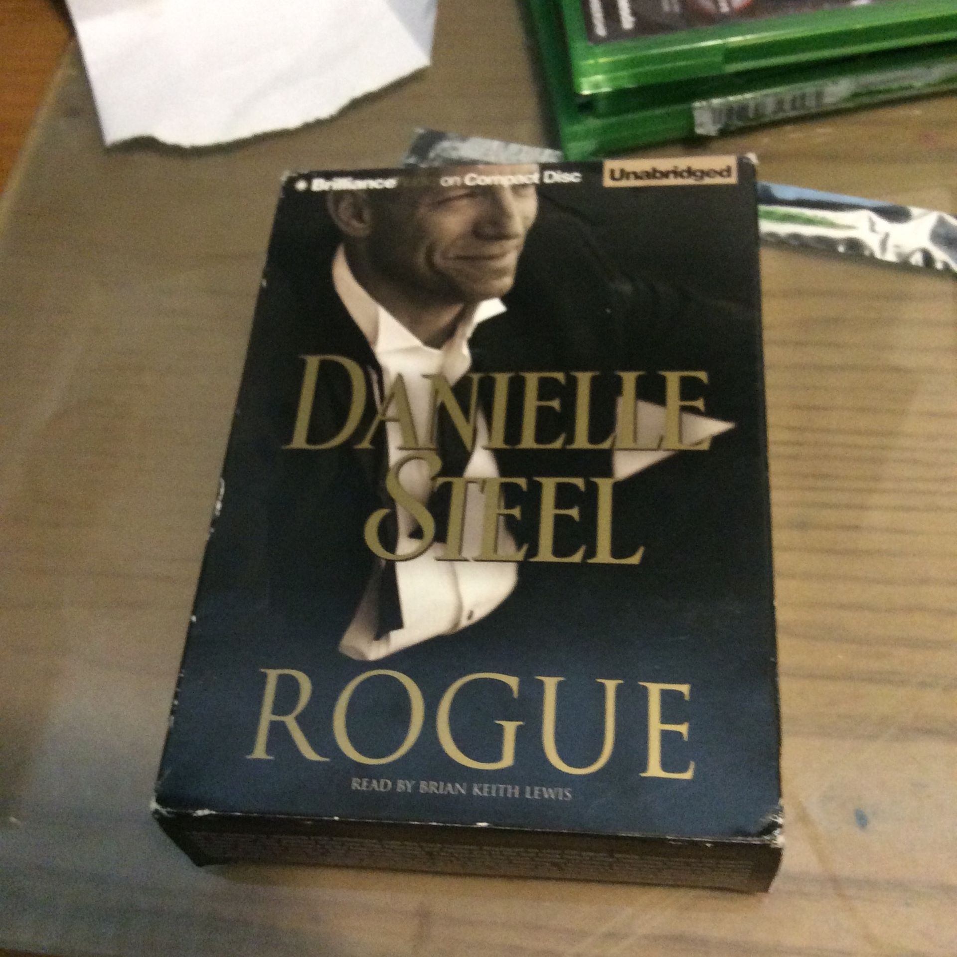 Danielle Steel Rogue