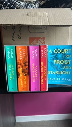 A court of thorns and roses box set (5)