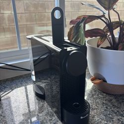 Nespresso Essenza Plus