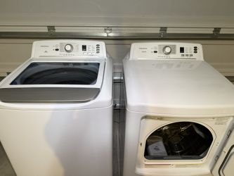 Insignia Washer & dryer