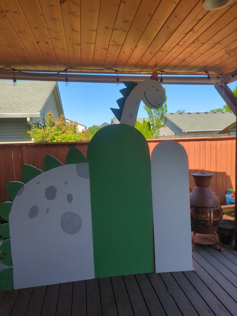 Dinosaur Wood For A Birthday Party 