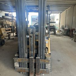 Cat Forklift