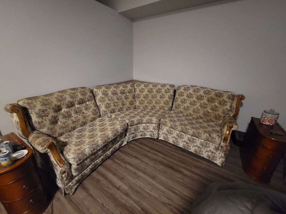 Sectional Sofa With Corner Sofa Table