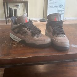 Air Jordan IV