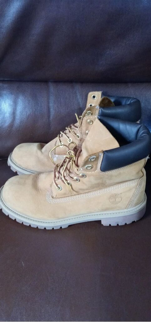 Authentic-Timberlands  Size 6M   Wore 3-4 Times