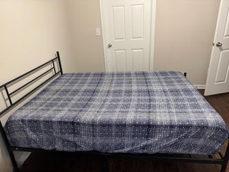 Zinus 12 inch Memory Foam + Black Metal Bed Frame Full