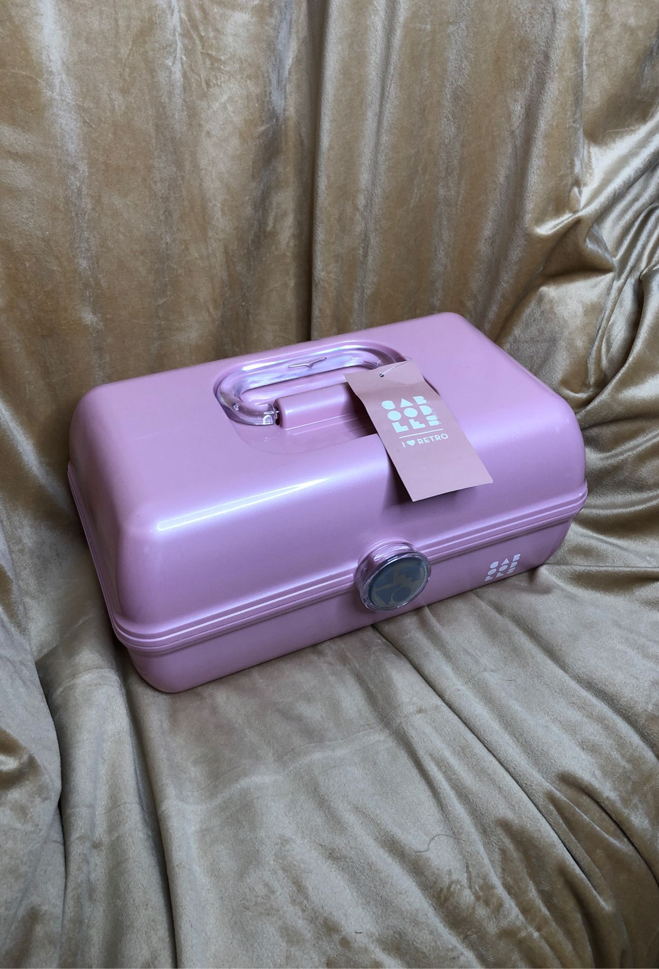 On The Go Girl Retro Style Makeup Case “Made in the USA”