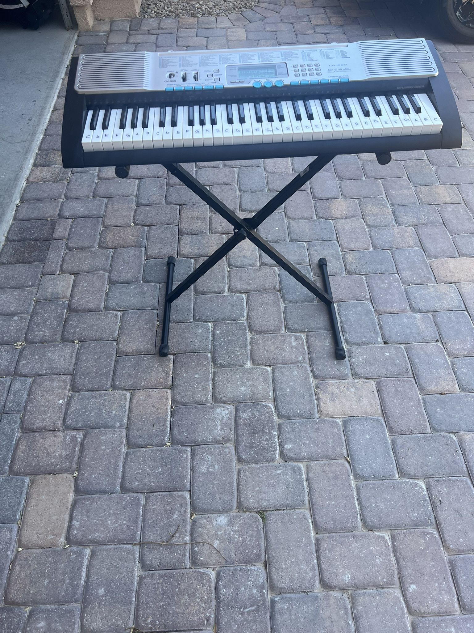 Keyboard w/stand