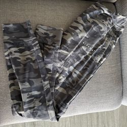 Alphalete Camo Joggers Men’s Large