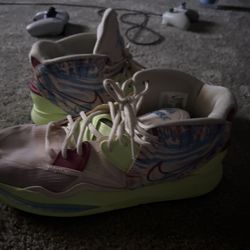 Kyrie Infinity Size 12