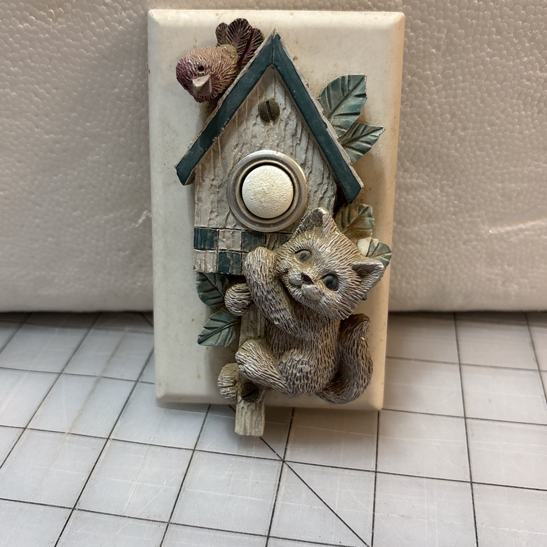 DECRETIVE CAT DOORBELL