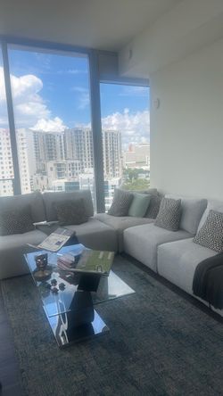 Modular Sectional Sofa  Rooms To Go Laney Park 5-Piece– Excellent Condition