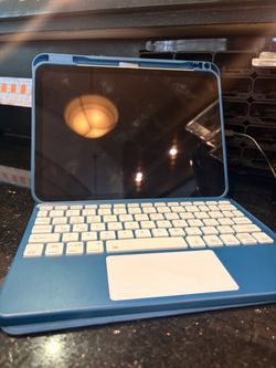 2025 IPad A16