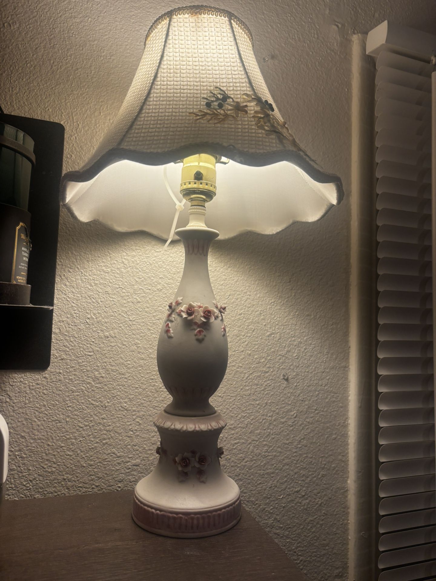 Vintage Leviton Ceramic Lamp