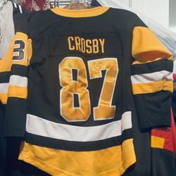 Fanatics Branded Sidney Crosby Pittsburgh Penguins Home Breakaway jersey.  Size Y S/m