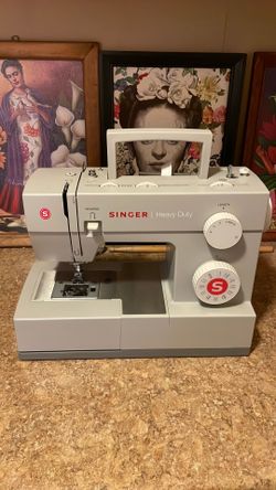 Singer heavy Duty sewing machine