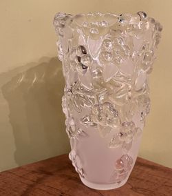 Vintage Mikasa Carmen Collection 8" Frosted Crystal Floral Vase Clear Decor