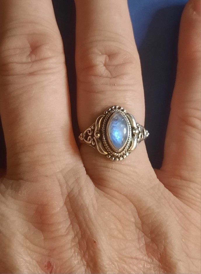 GENUINE STERLING SILVER MARQUISE MOONSTONE RING SZ 7