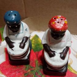 Vintage Salt Pepper Shakers 