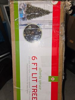 6 ft Alberta Spruce Pre-Lit Christmas Tree