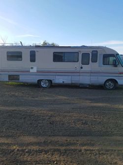 RV. NEEDMS LOtS OF LOVE !!! It's possible if somebody has the time new engine 454 an tranmisson in great condition