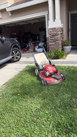 Toro gas lawnmower, selfpropell excellent condition works very good