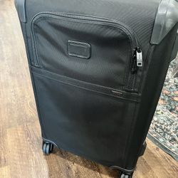 Tumi Alpha Bravo - Short Trip Luggage - 4 Wheeled 