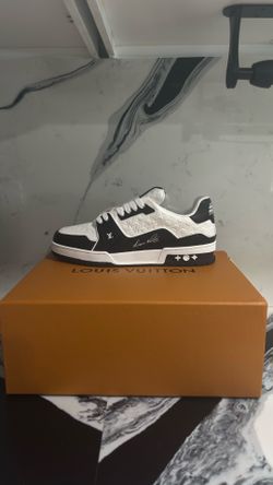 Louis Vuitton (black and white)