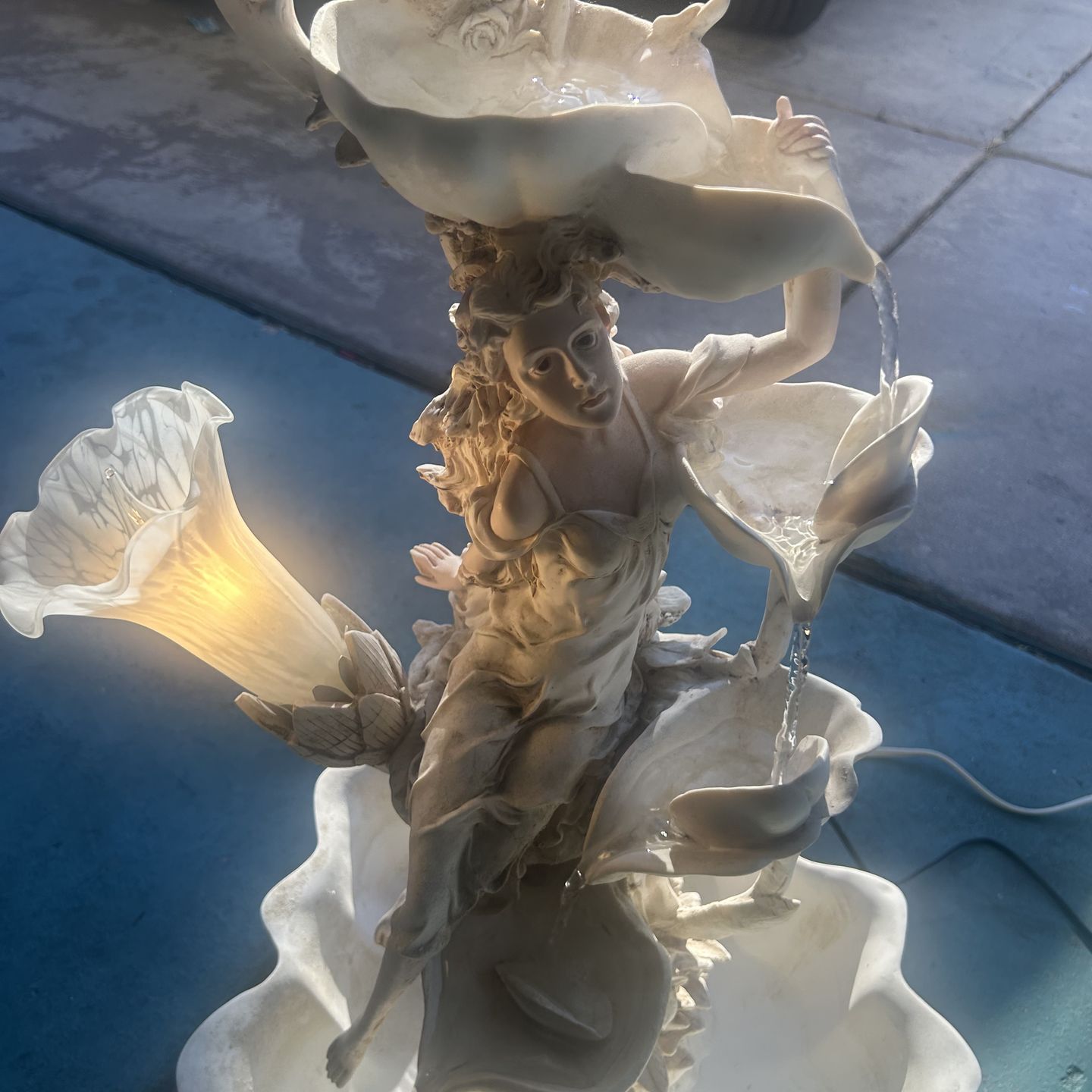 OBO Vintage "Florence" indoor water fountain and lamp