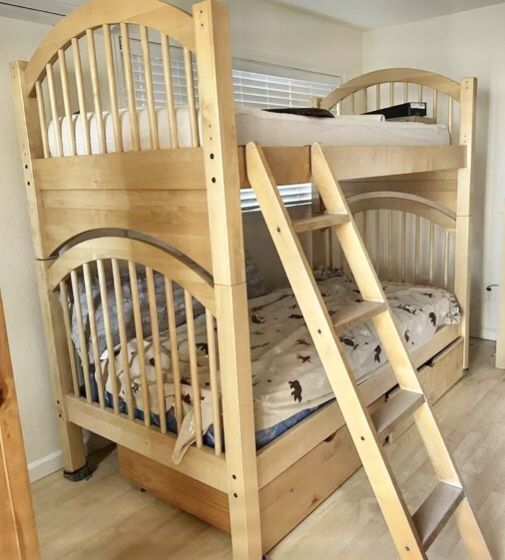 ****Twin Bunk Bed With Mattress *****