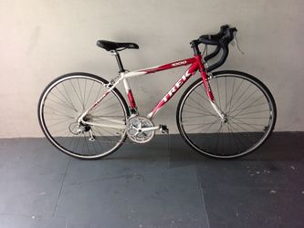 BICYCLE TREK 16 SPEED ROUTEBIKE SIZE 29 BRAND NEW