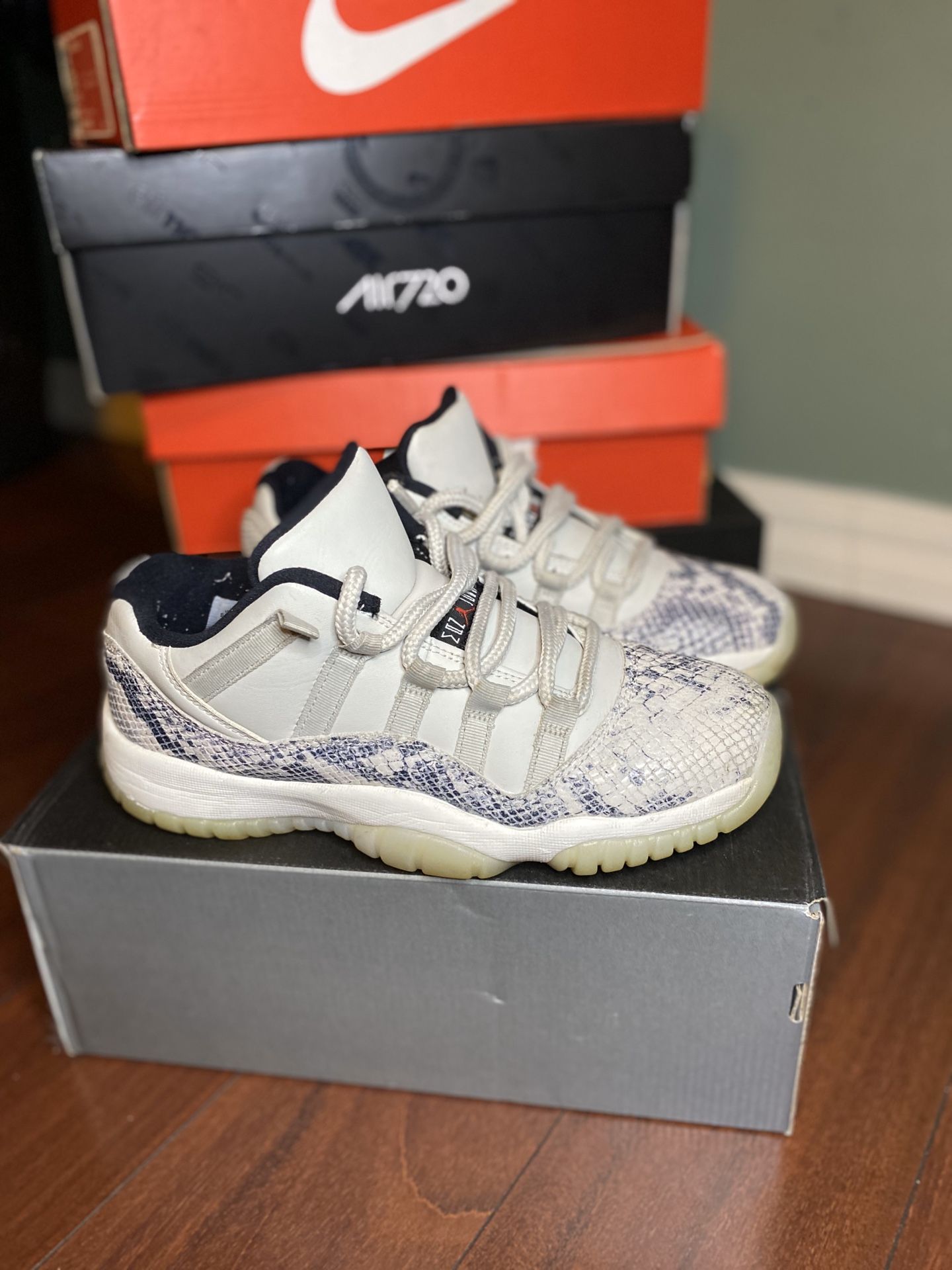 Jordan Retro 11 Low LE size 7.5