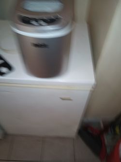 RCA Ice Maker