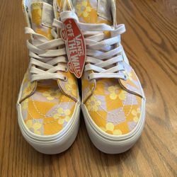 Ladies  Vans High Tops size 7 (new)