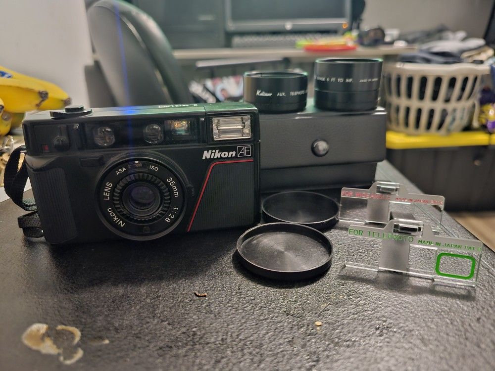 Nikon L35 + Accessories