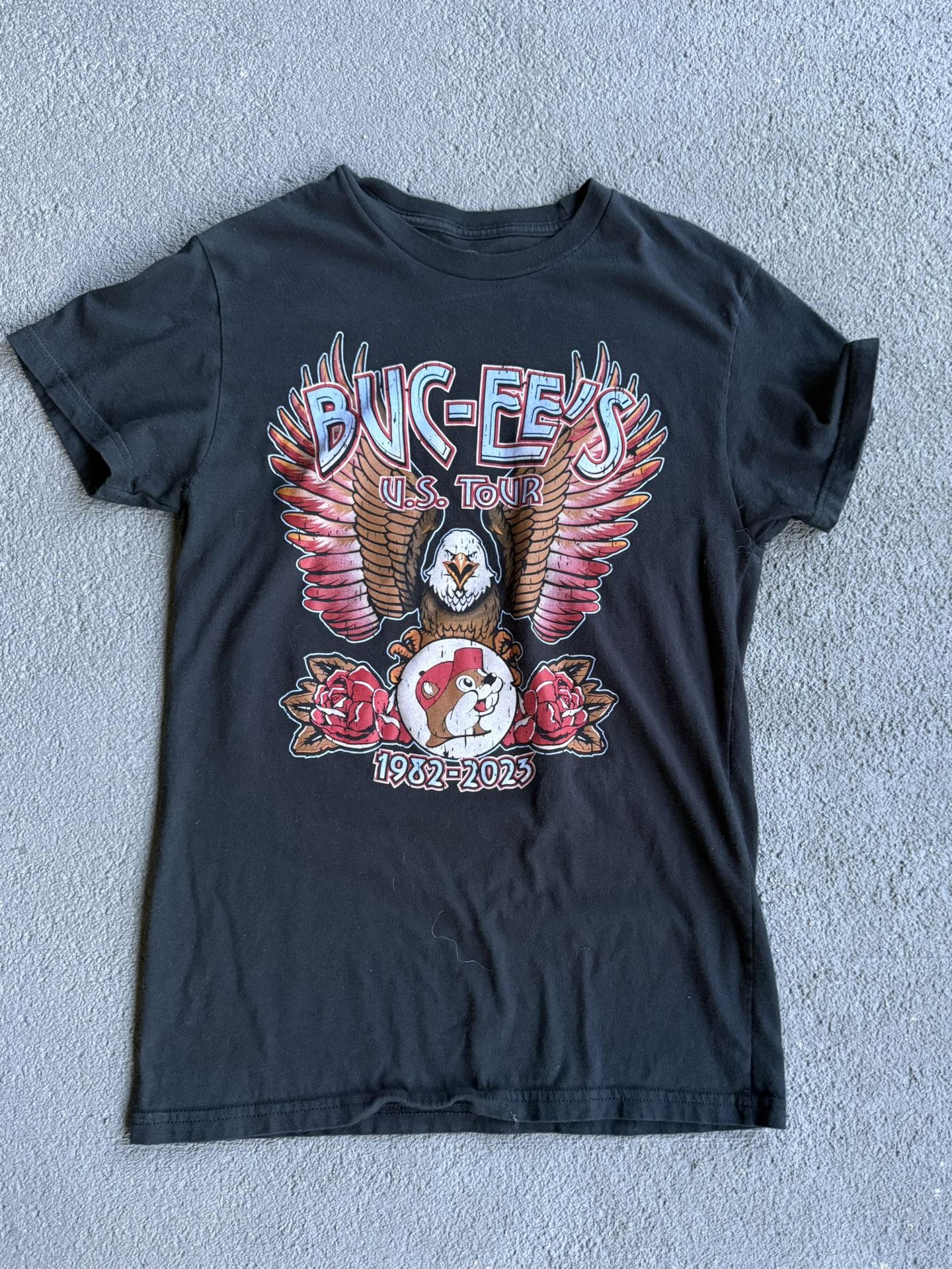 Buc-ee’s black graphic tee shirt