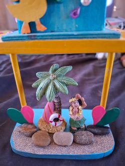 Beach scene birdhousr