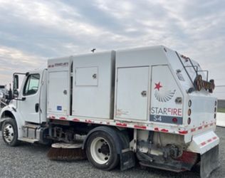 Freightliner Street Sweeper