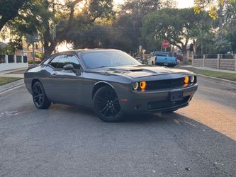 2017 Dodge Challenger SXT Clean Title