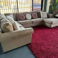 ⚠️ Sectional Sofa ⚠️ $480 Total Price 