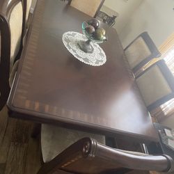 💎FLAWLESS - Badcock Dining Room Set