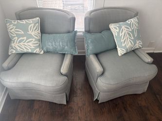 (Good Condition) 2 Matching Loveseats With Pillows