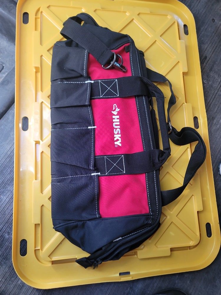 HUSKY BAG 18IN POCKET ZIPPERED TOOL BAG NEW