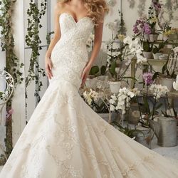  Morilee Designer Mermaid Wedding Dress Size 12 – Lace Sweetheart Strapless Gown – Excellent Condition