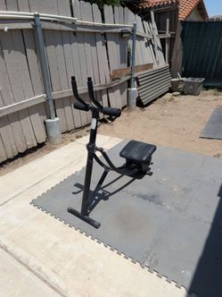 Ab exercises machine