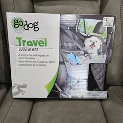 New goDog Travel Raised Booster Pet Car Seat One Size